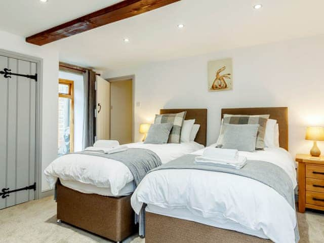 Spacious twin bedroom | The Old Granary - Hewelsfield Court, Hewelsfield, near Lydney