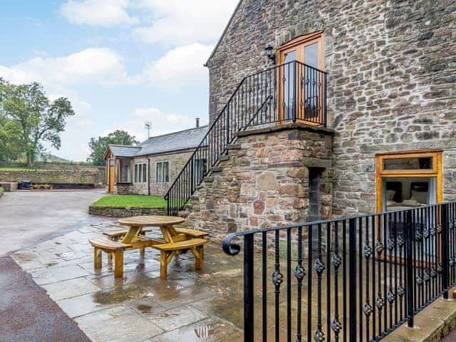 Inviting sitting-out-area | The Old Granary - Hewelsfield Court, Hewelsfield, near Lydney