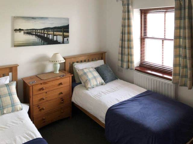 Light and airy twin bedroom | Apple Tree Cottage, Threlkeld, near Keswick