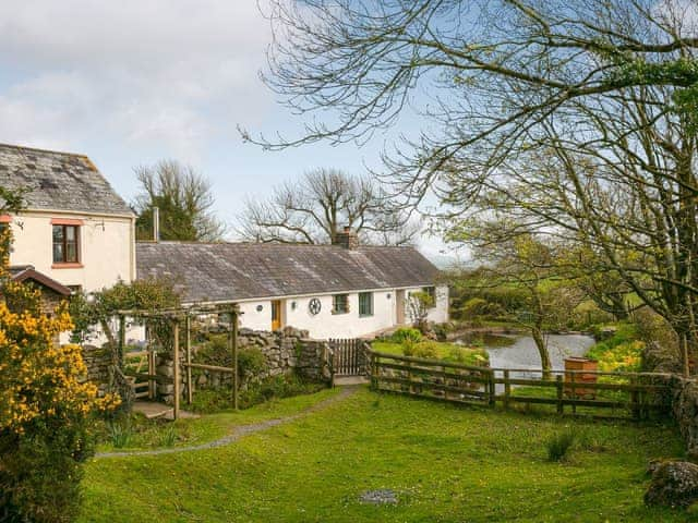 Exterior | Tankey Lake Farm- Teal - Tankey Lake Farm, Llangennith, near Swansea