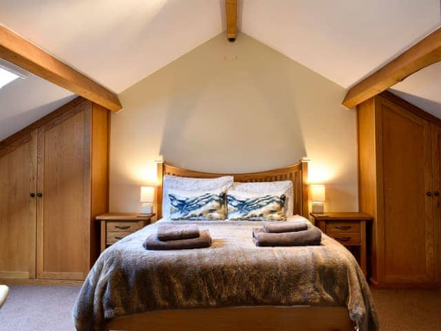 Mezzanine level master bedroom | Hilltoft Barn, Dockray, near Ullswater