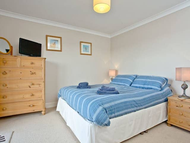 Delightful double bedroom | Chyandour, Fowey