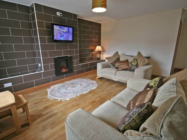 Living room/dining room | The Five Fishers, Beadnell