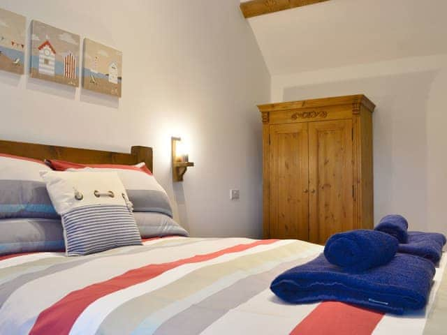 Relaxing double bedroom | &rsquo;Ay Up - Dringhoe Hall Cottages - Dringhoe Hall Cottages, Driffield, near Bridlington