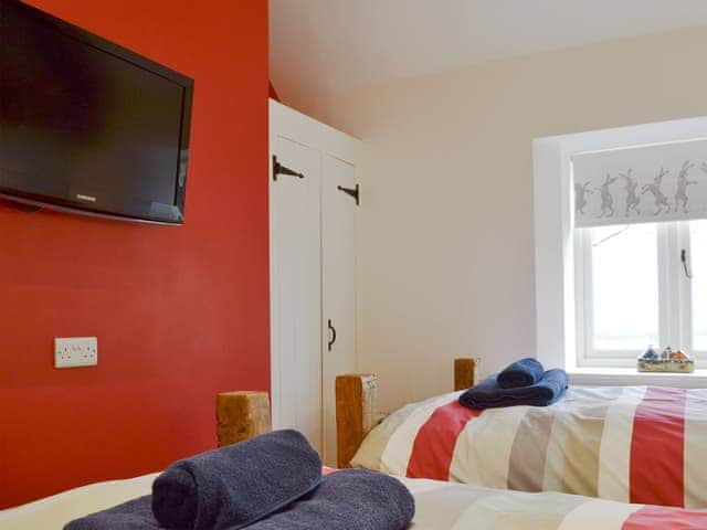 Comfortable twin bedroom | &rsquo;Ay Up - Dringhoe Hall Cottages - Dringhoe Hall Cottages, Driffield, near Bridlington