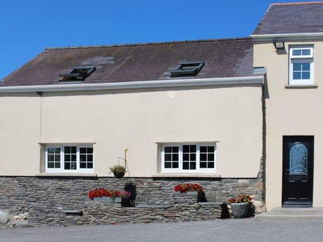 Delightful holiday home | The Carthouse - Morlogws Farm Holiday Cottages, Capel Iwan, near Newcastle Emlyn