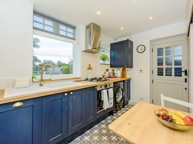 Contemporary styled kitchen | The Jays, Selsey