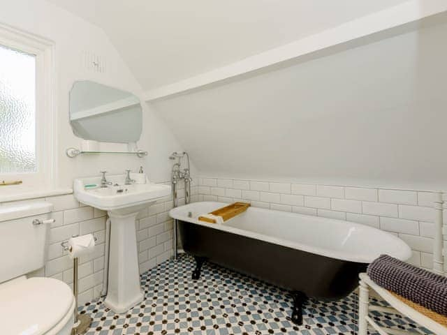 Generous sized bathroom | The Jays, Selsey