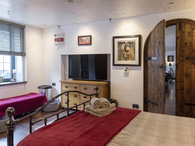Double bedroom | The Catacombs, Plymouth