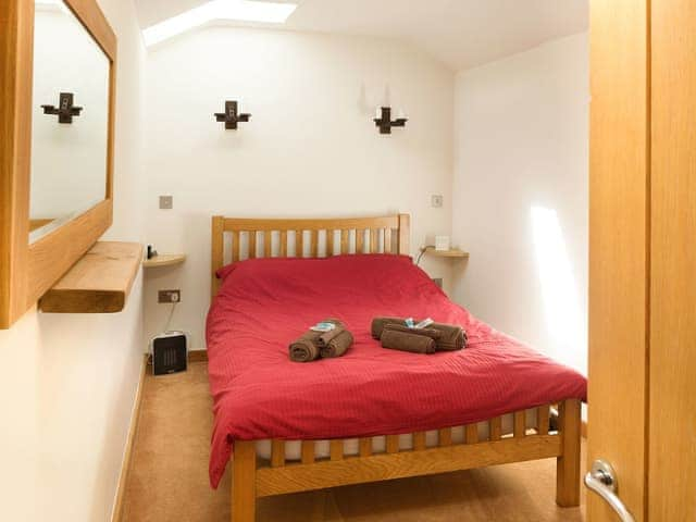 Comfortable double bedroom | Owls Hoot - Serenity Cottages, Stoke Ash, near Eye