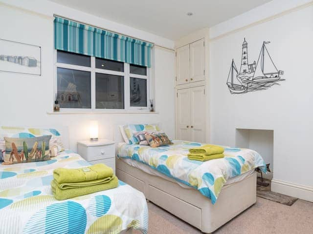 Twin bedroom | Larboard, Fowey