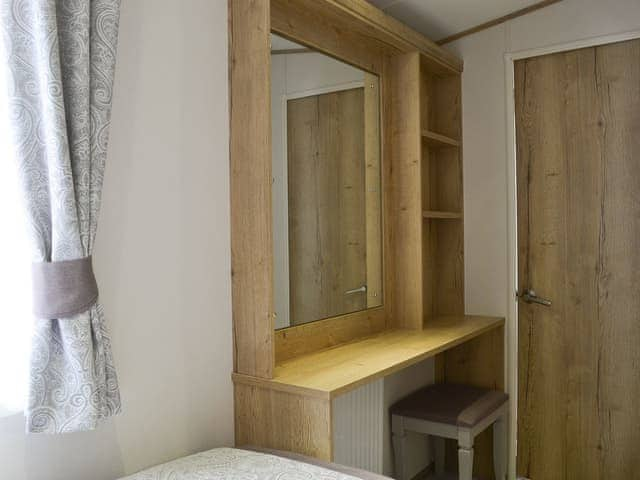 Twin bedroom | Watches - Highmoss Farm, Bassenthwaite, near Keswick