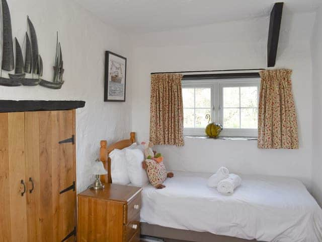 Good-sized twin bedroom | The Shippen - Cartole Cottages, Pelynt, near Looe