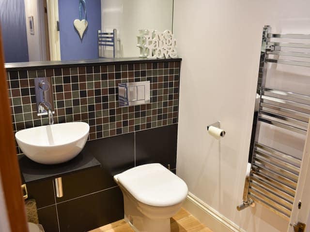 Shower room | Slate Cottage, Windermere