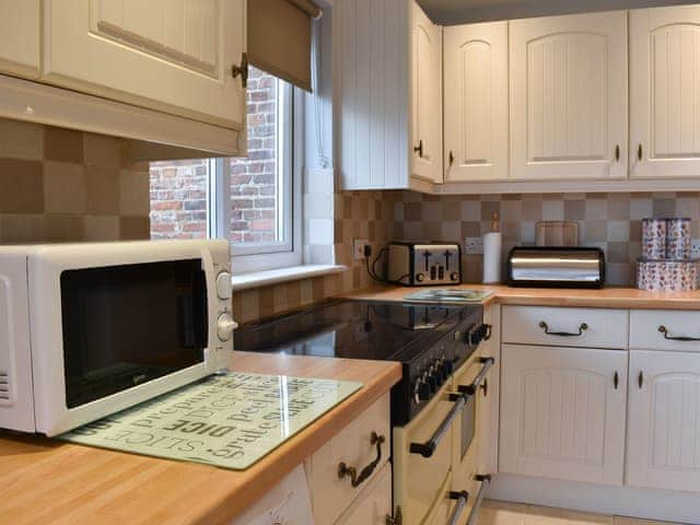 Kitchen | Dale View - Sea Marsh Cottages, Brancaster Staithe, near Wells-next-the-Sea