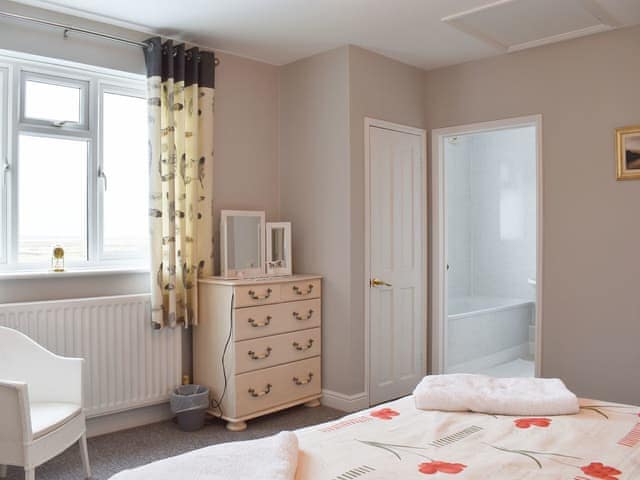 Double bedroom | Dale View - Sea Marsh Cottages, Brancaster Staithe, near Wells-next-the-Sea