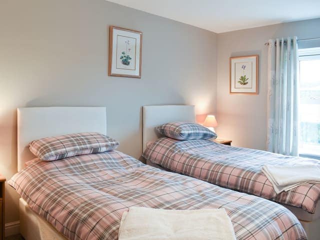 Twin bedroom | Dale View - Sea Marsh Cottages, Brancaster Staithe, near Wells-next-the-Sea