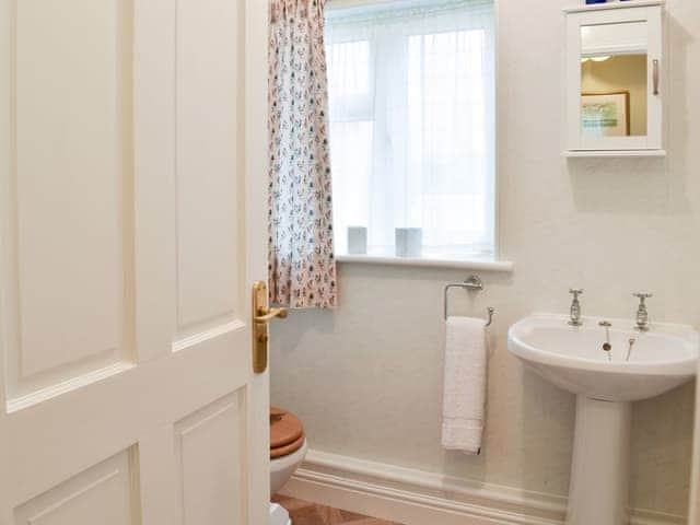 Shower room | Dale View - Sea Marsh Cottages, Brancaster Staithe, near Wells-next-the-Sea