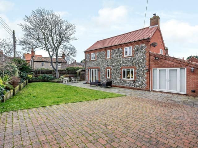 Private parking for 3 cars | Corner House, East Runton