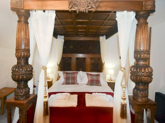 Relaxing four poster bedroom | Field House Cottage - Field House Cottages, Borrowdale, near Keswick