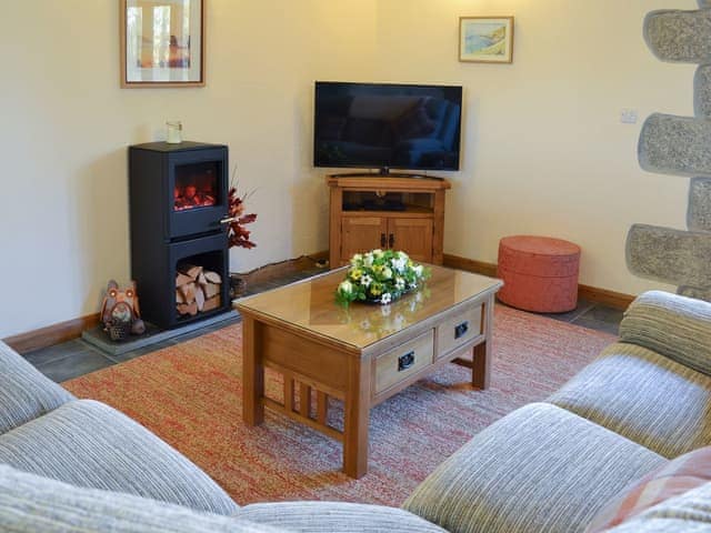 Living area | Eglos Derry Farm Cottage - Burnuick Farm Cottages, Gunwalloe, near Helston