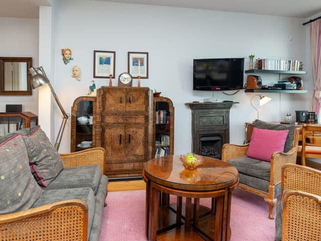 Comfortably furnished with retro 1930&rsquo;s style furniture | St Catherines Court No 4, Fowey