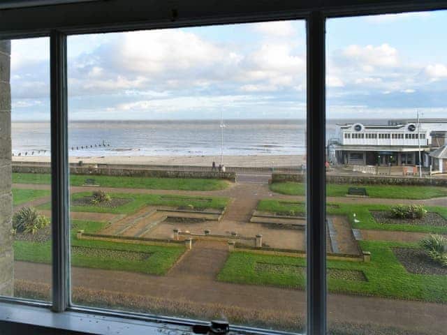 Breathtaking coastal views | Flat 4 Horizon View - Moray Apartments, Lowestoft