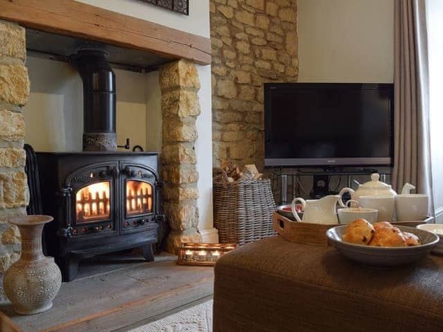 Wood burner | Spring Cottage, Bourton-on-the-Water