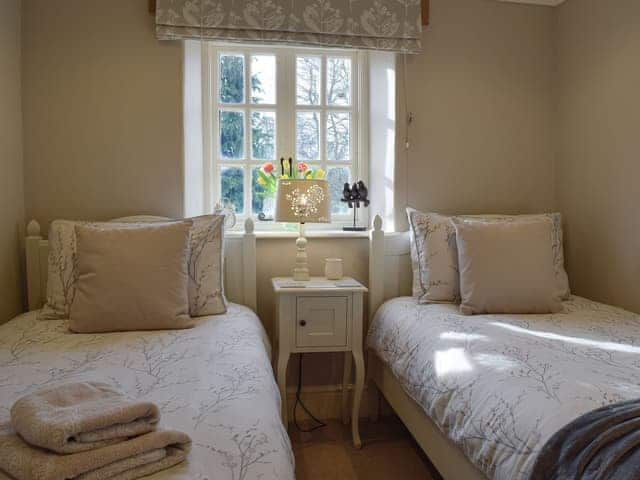 Twin bedroom | Spring Cottage, Bourton-on-the-Water