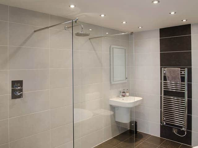 Stylish bathroom with large shower cubicle | Howgills Barn, Middleton, near Kirkby Lonsdale