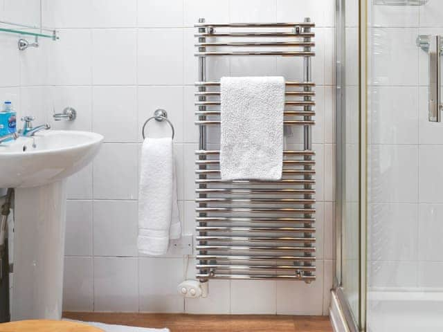 Shower room | Hay Loft - Church Farm Cottages, Lower Gresham