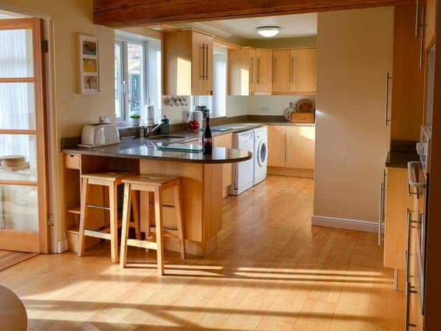 Well-equipped kitchen | Dunlin, Beadnell