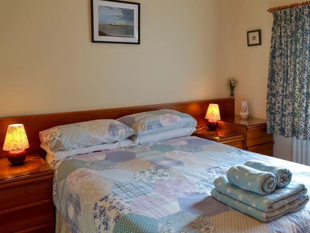 Relaxing double bedroom | Dunlin, Beadnell