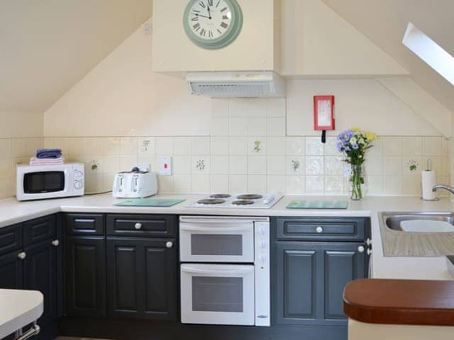 Well presented kitchen area | Solace - Simpson&rsquo;s Boatyard, Stalham