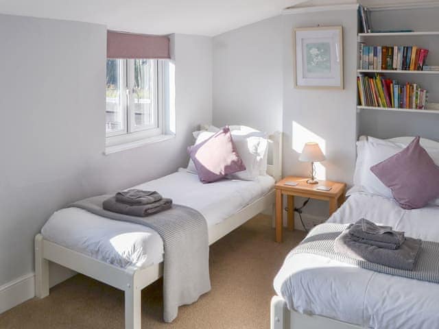 Twin bedroom | Riverside - Simpson&rsquo;s Boatyard, Stalham