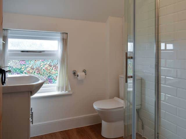 Light and airy shower room | Beech Cottage, St Lawrence, near Ventnor