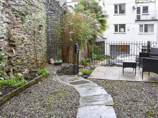 Sitting-out-area | Fisherman&rsquo;s Cottage, Barbican, Plymouth