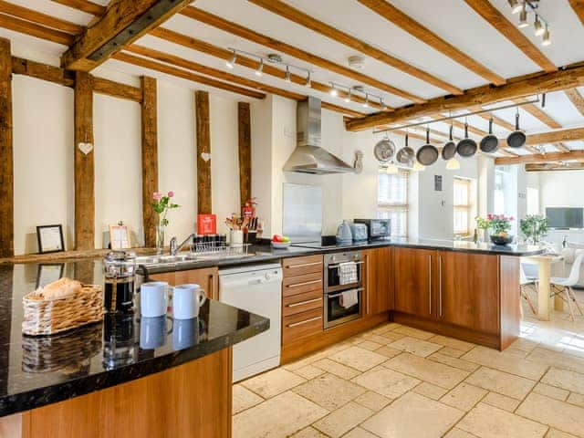 Spacious fully appointed kitchen | Laurel Barn, Tacolneston, near Wymondham