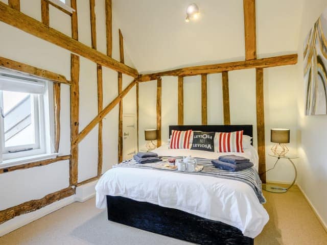 Comfy double bedroom | Laurel Barn, Tacolneston, near Wymondham