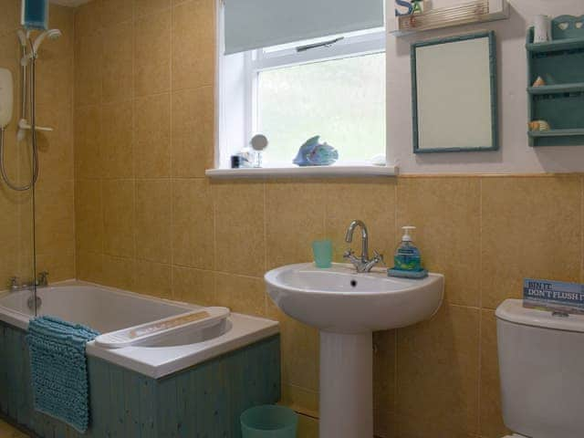 Bathroom | Seaview cottage - Talland Beach Cottages - Seaview Cottage, Talland Bay, near West Looe