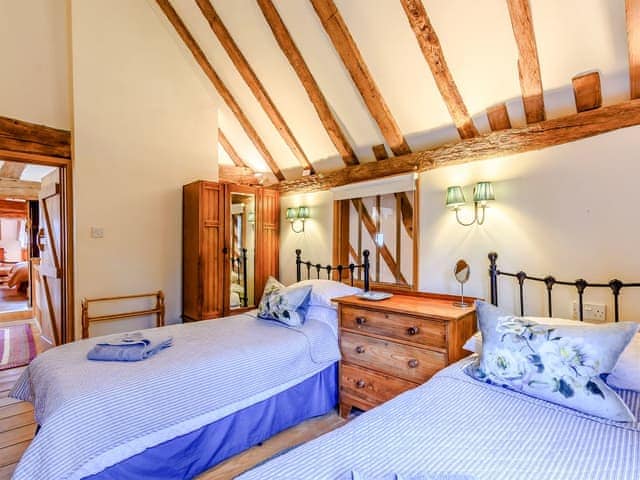 Well presented twin bedroom | Masketts Barn, Nutley