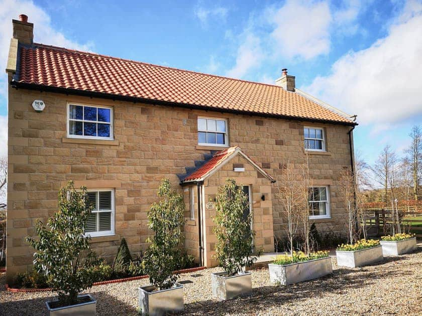 Garden House Ref Ukc3237 In Thimbleby Near Northallerton Yorkshire Cottages Com