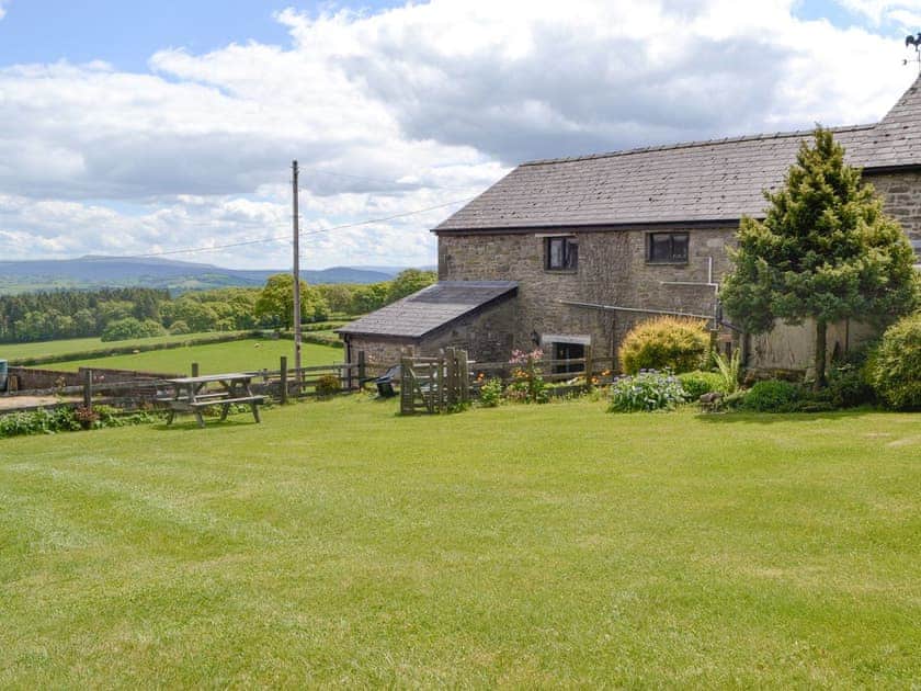 Beautiful rural holiday cottage | Mountain View - Cefncoedbach Farm, Sarnau, near Brecon