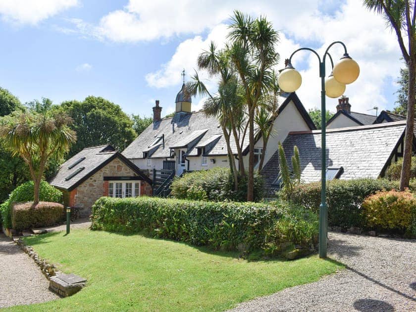 Characterful holiday home | Haybarn - Tregenna Castle Hotel, St Ives