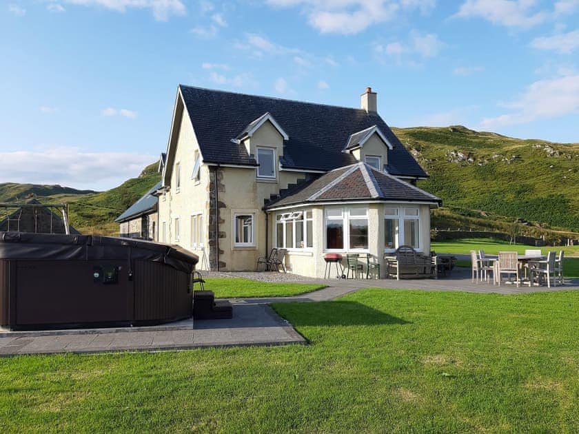 Degnish Farmhouse In Kilmelford Near Oban Argyll And Bute Book