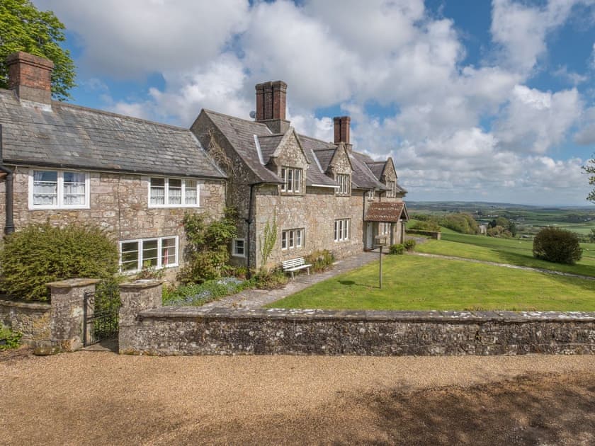 Charming stone-built holiday home | Willow Cottage - Appuldurcombe Farm, Wroxall