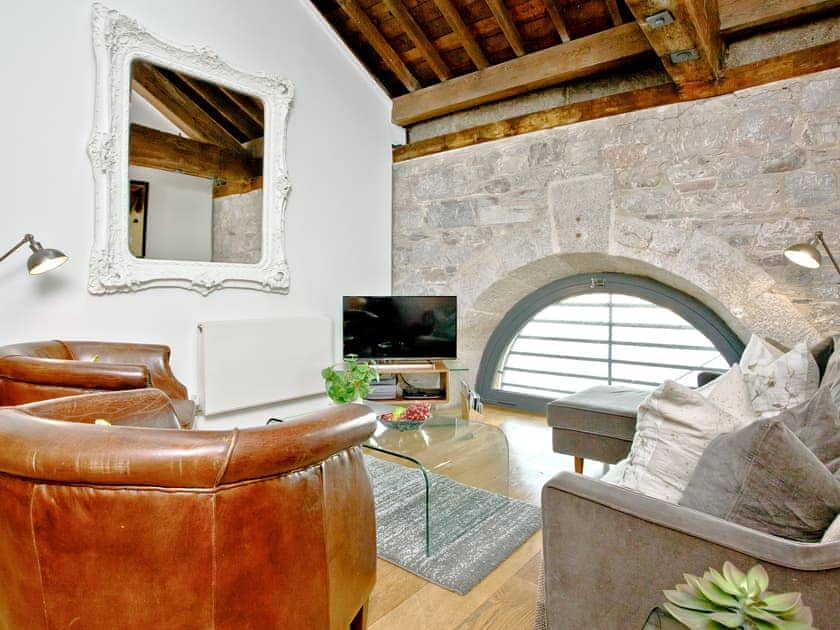 Delightful living area | 73 Brewhouse - Royal William Yard, Plymouth