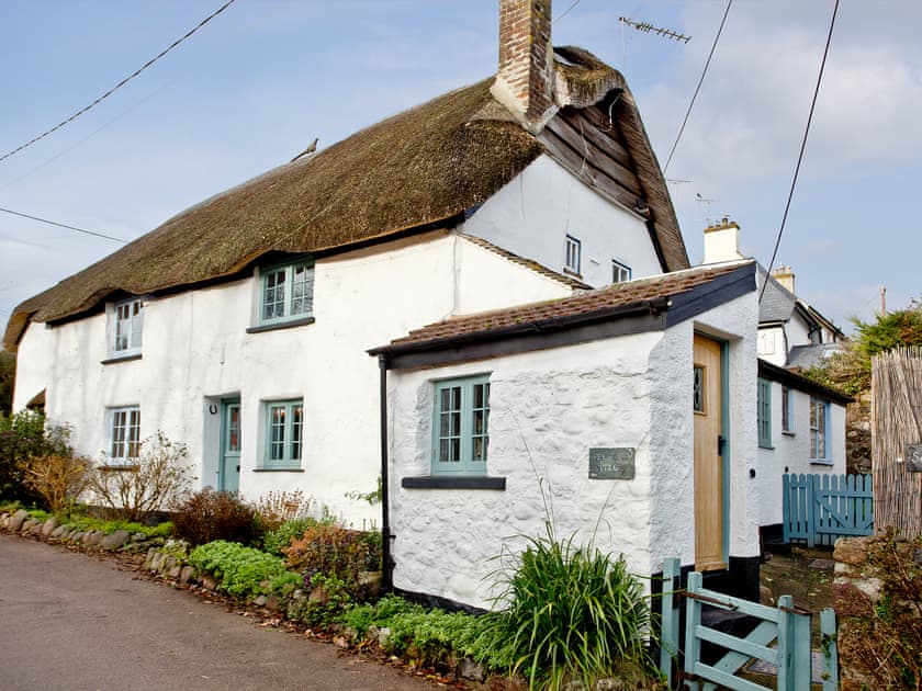 Delightful Devonshire whitewashed thatched cottage | Sea Glass Cottage, Holcombe, Teignmouth