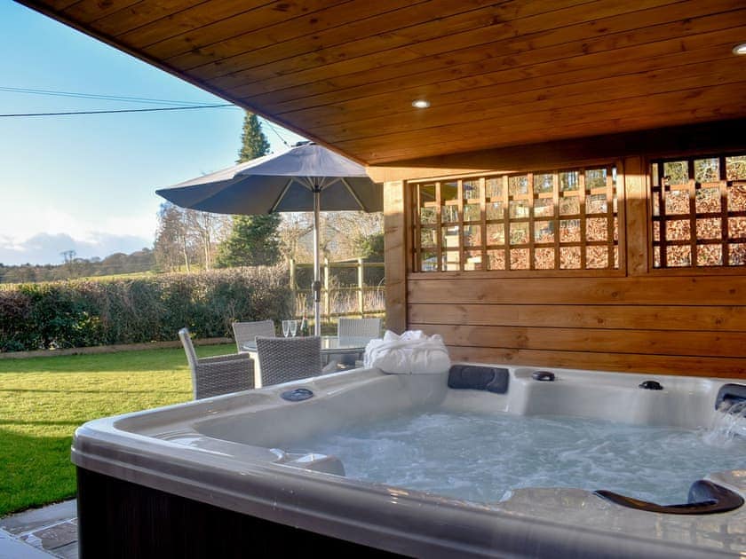 Relaxing hot tub | Vindomora Country Lodges - Housesteads Lodge - Vindomora Country Lodges , Ebchester, near Consett