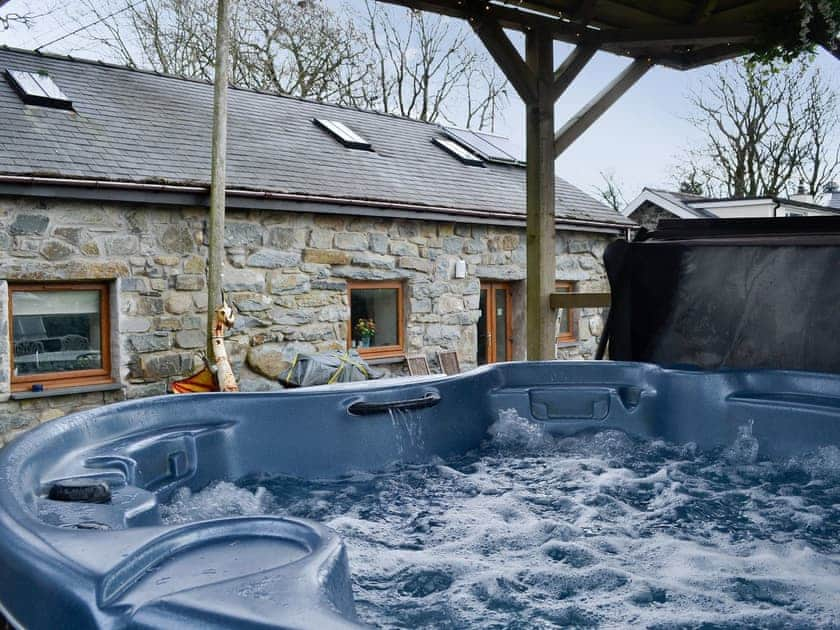 Charming barn conversion  | Kris Kin - Ymwlch Barns, Ymwlch, near Porthmadog